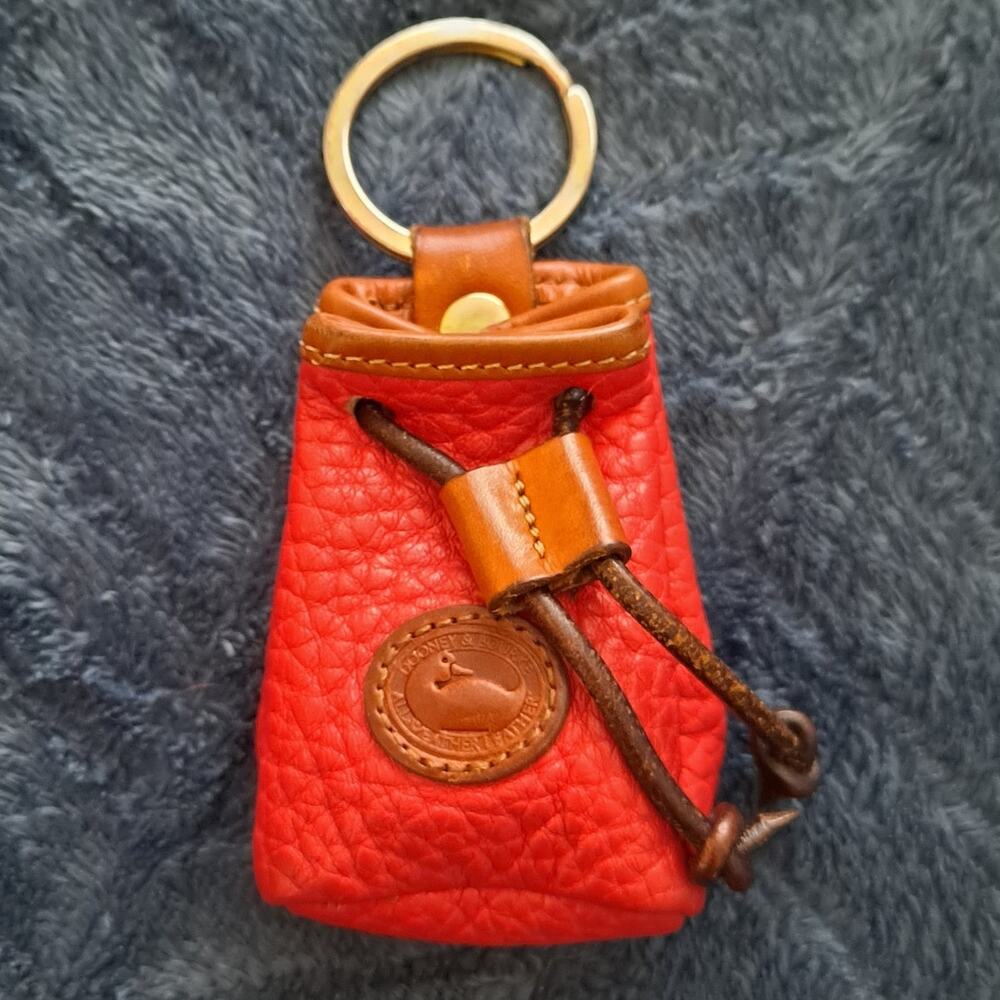 Vintage Dooney & Bourke RARE Pebbled Leather Drawstring Keychain Coin Pouch Red - Picture 2 of 7